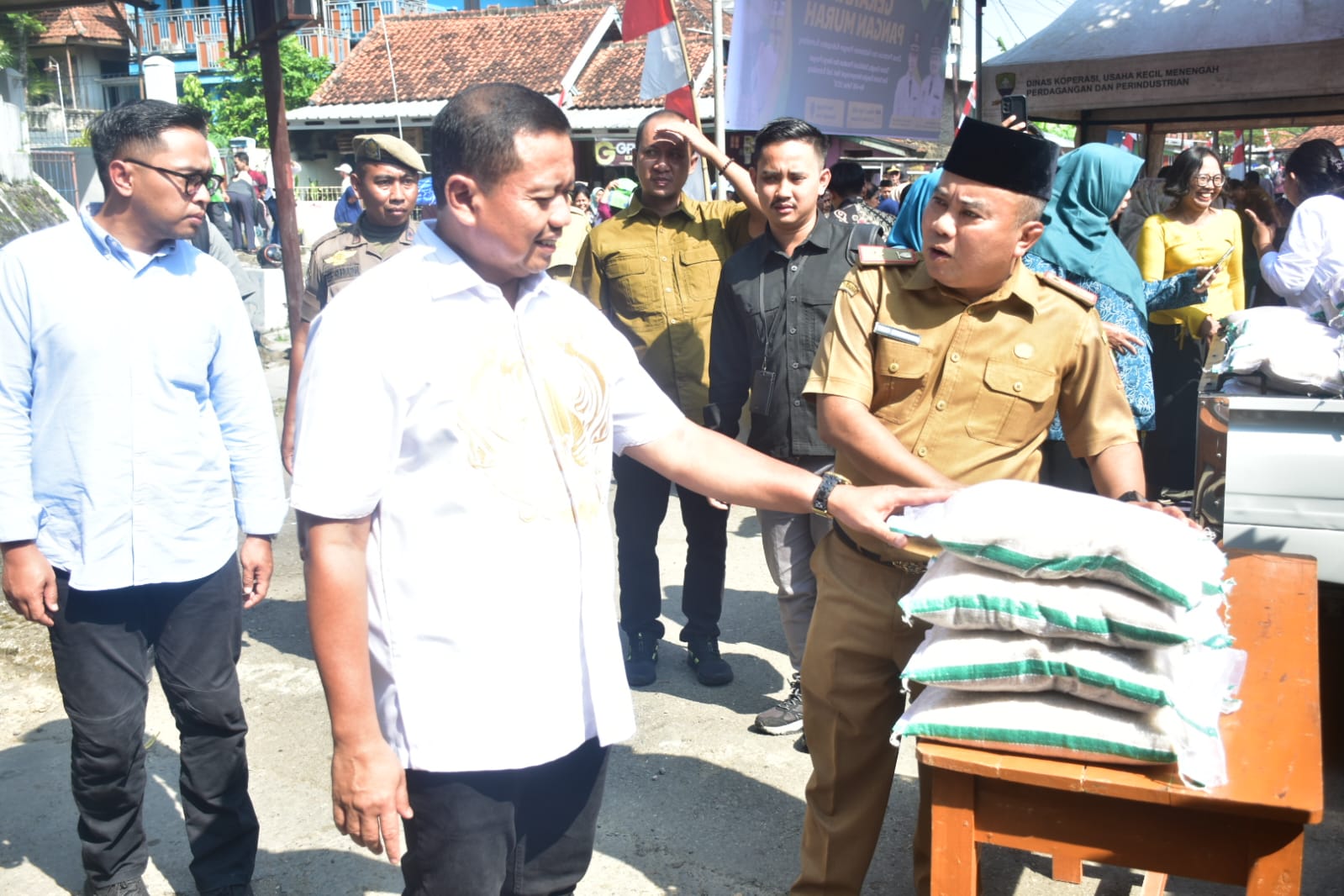 Rangkaian HJS, Pemkab Sumedang Gelar Gebyar Pangan Murah Serempak 