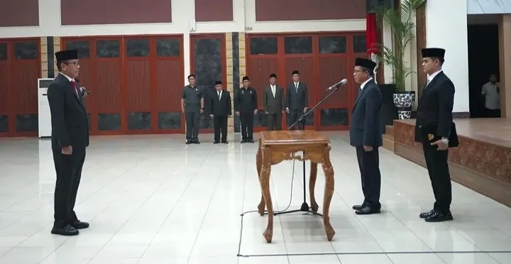 Bupati KDS Lantik Eselon II Isi Jabatan Kosong 4 OPD
